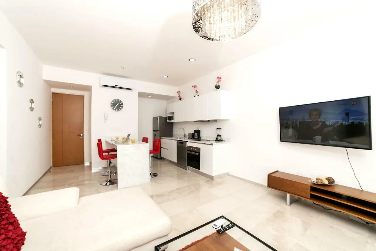 Menesse 32 Luxury Apartments By Mikitito Rentals Playa del Carmen Mexiko