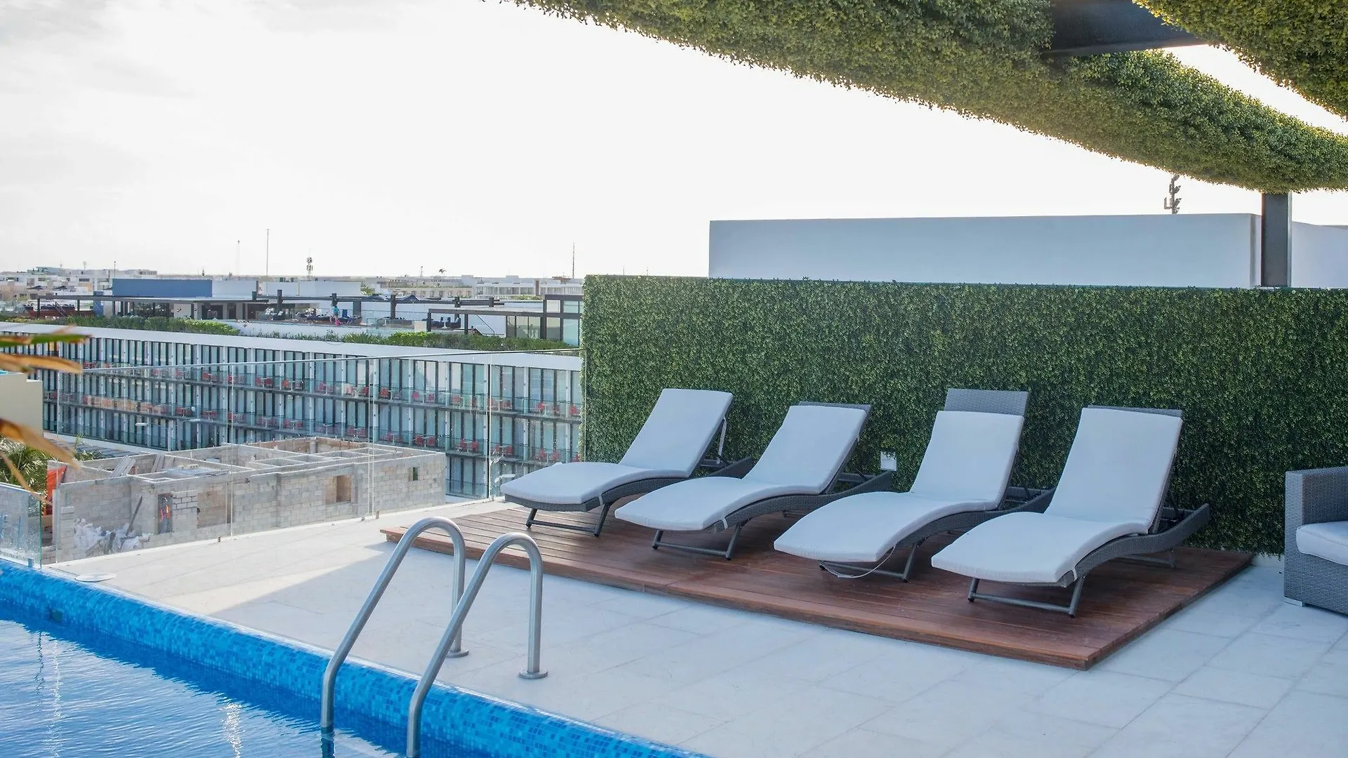 Menesse 32 Luxury Apartments By Mikitito Rentals Playa del Carmen Mexiko